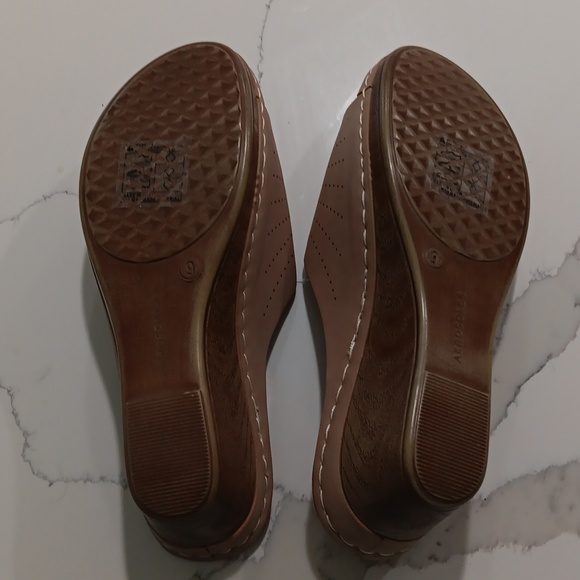 Aerosoles NWT Ladies sandals - Picture 5 of 5